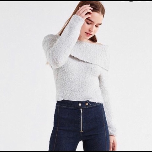 NWT UO Off the Shoulder Cropped Sweater - Picture 8 of 8